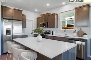 8291 SE Crescent Dr, Hillsboro, OR 97123 - Photo 3