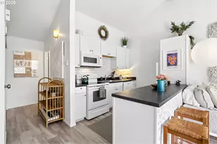 7726 SW Barnes Rd, Portland, OR 97225 - Photo 11