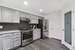 12625 SW Barberry Dr, Beaverton, OR 97008 - Photo 15