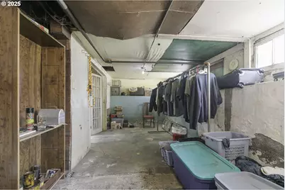 6131 SE 87th Ave, Portland, OR 97266 - Photo 29