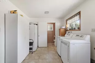 87700 Blek Dr, Veneta, OR 97487 - Photo 17