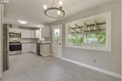 13651 SW 63rd Ave, Portland, OR 97219 - Photo 9