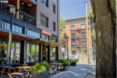 2127 NW Irving St #105, Portland, OR 97210 - Photo 31