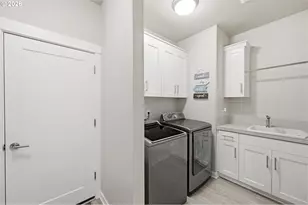 6302 SE McInnis St, Hillsboro, OR 97123 - Photo 23