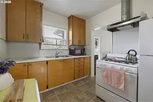 1810 N McClellan St, Portland, OR 97217 - Photo 9