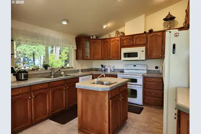 1230 Deady St, Port Orford, OR 97465 - Photo 7