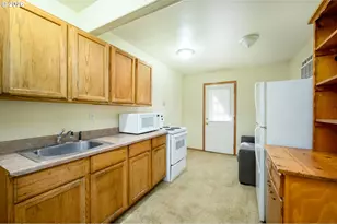 1411 NE Logan St, McMinnville, OR 97128 - Photo 31