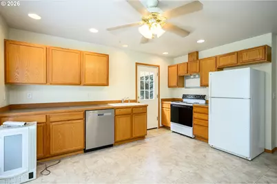 1411 NE Logan St, McMinnville, OR 97128 - Photo 13