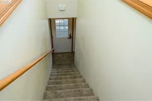 1411 NE Logan St, McMinnville, OR 97128 - Photo 5