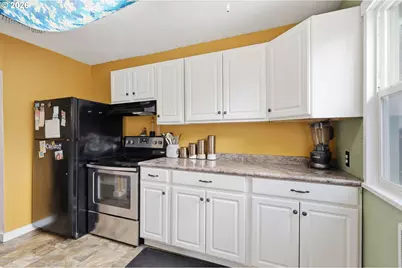 1427 Mill St, Springfield, OR 97477 - Photo 15
