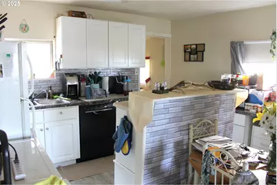 831 Place St, Baker City, OR 97814 - Photo 3