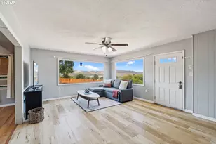 2318 E 13th St, The Dalles, OR 97058 - Photo 3