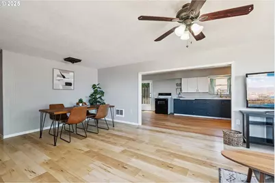 2318 E 13th St, The Dalles, OR 97058 - Photo 5