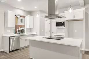 181 NW Mawrcrest Ave, Gresham, OR 97030 - Photo 9