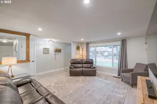 1394 Hayward St, Salem, OR 97306 - Photo 7