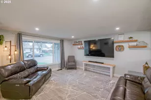 1394 Hayward St, Salem, OR 97306 - Photo 9