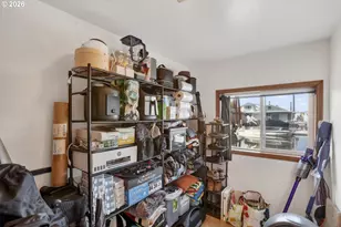 19609 NE Marine Dr, Portland, OR 97230 - Photo 11