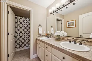 13932 Sundeleaf Dr, Lake Oswego, OR 97034 - Photo 25