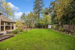 13932 Sundeleaf Dr, Lake Oswego, OR 97034 - Photo 33