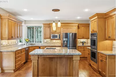 13932 Sundeleaf Dr, Lake Oswego, OR 97034 - Photo 7