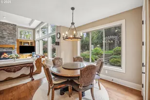 13932 Sundeleaf Dr, Lake Oswego, OR 97034 - Photo 11