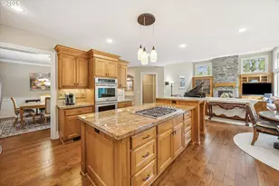 13932 Sundeleaf Dr, Lake Oswego, OR 97034 - Photo 9