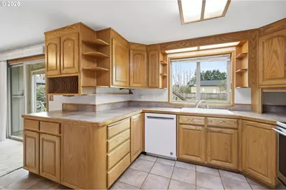 2778 20th St, Springfield, OR 97477 - Photo 5