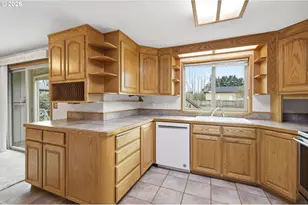 2778 20th St, Springfield, OR 97477 - Photo 5