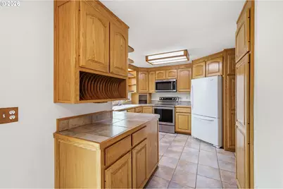 2778 20th St, Springfield, OR 97477 - Photo 3