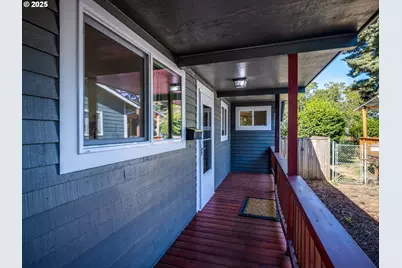 4731 NE 106th Ave, Portland, OR 97220 - Photo 5