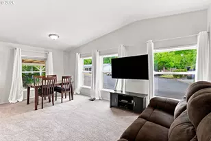 2304 SW Rose Ct, Troutdale, OR 97060 - Photo 5