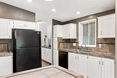2304 SW Rose Ct #49, Troutdale, OR 97060 - Photo 9