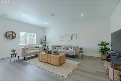 729 Periander Way, Harrisburg, OR 97446 - Photo 3