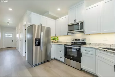 729 Periander Way, Harrisburg, OR 97446 - Photo 11