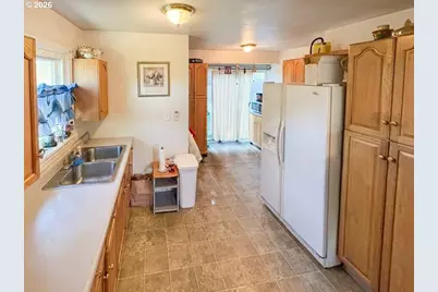 6318 NE 18th Ave, Portland, OR 97211 - Photo 5