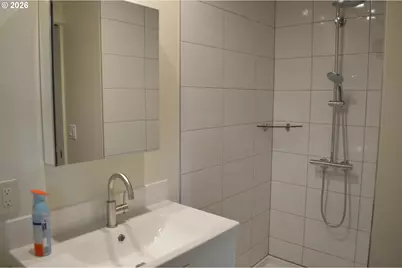 15236 SE Kelly St, Portland, OR 97236 - Photo 17