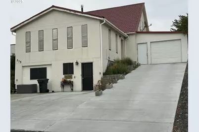 235 Rock St, Heppner, OR 97836 - Photo 1