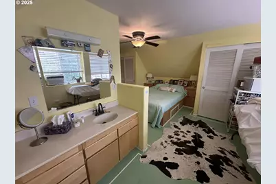 235 Rock St, Heppner, OR 97836 - Photo 15