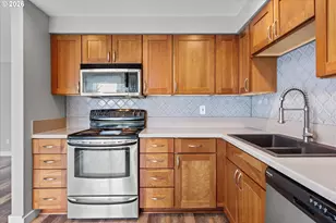 17570 NW Park View Blvd, Portland, OR 97229 - Photo 7