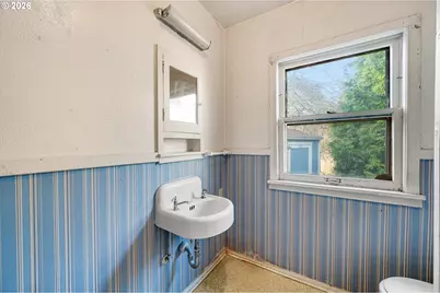 4635 4637 N Congress Ave, Portland, OR 97217 - Photo 15