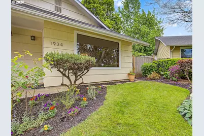 1934 SE 155th Pl, Portland, OR 97233 - Photo 3