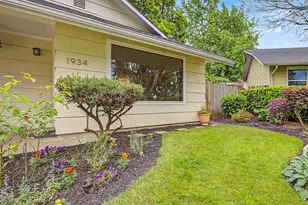 1934 SE 155th Pl, Portland, OR 97233 - Photo 3