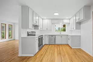 1934 SE 155th Pl, Portland, OR 97233 - Photo 9