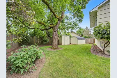 1934 SE 155th Pl, Portland, OR 97233 - Photo 17