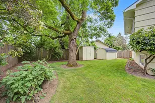 1934 SE 155th Pl, Portland, OR 97233 - Photo 17