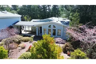 212 Munsel Creek Loop, Florence, OR 97439 - Photo 3