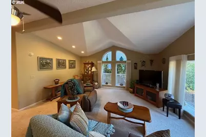 212 Munsel Creek Loop, Florence, OR 97439 - Photo 3