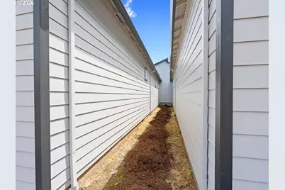 20671 NE Thompson Ter, Fairview, OR 97024 - Photo 31