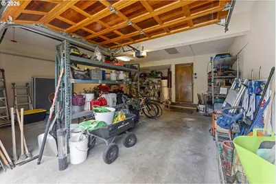 15643 NE Siskiyou Ct, Portland, OR 97230 - Photo 47