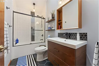 15643 NE Siskiyou Ct, Portland, OR 97230 - Photo 35